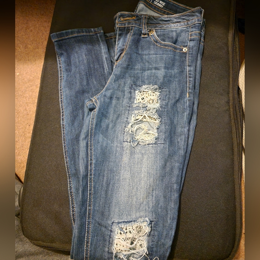 Vanilla Star mid rise ripped skinny jeans